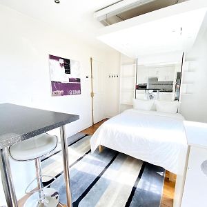 Studio met een King Size Bed